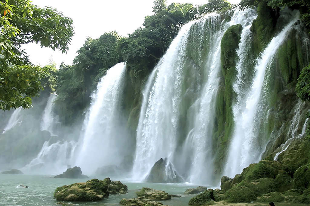 Thác Bảy Nhánh (Du lịch sinh thái Bản Đôn Thanh Hà)